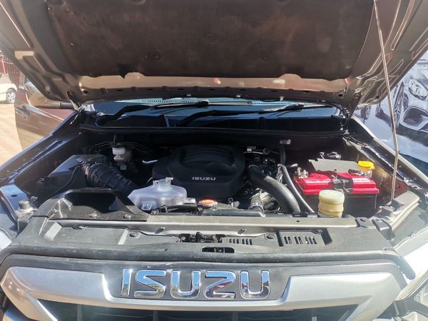 2022-Isuzu-D-Max-19-4x4-Double-Cab-Diesel-Manual image:16