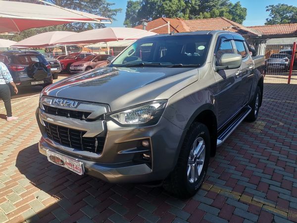 2022-Isuzu-D-Max-19-4x4-Double-Cab-Diesel-Manual image:2