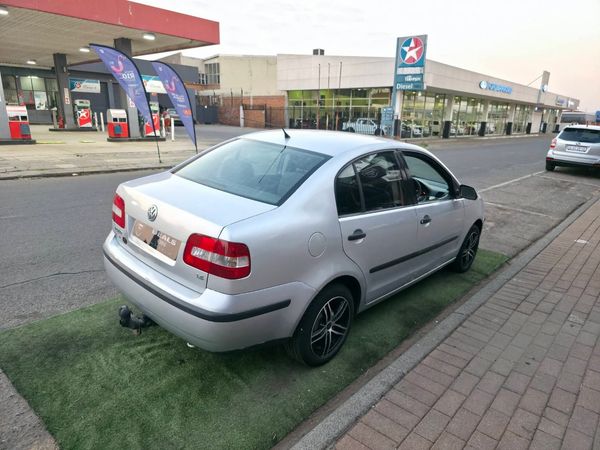 2009-Volkswagen-Polo-Classic-14-Comfortline image:2