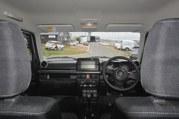 2019-Suzuki-Jimny-15-GLX image:7