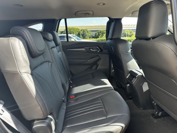 2026-Isuzu-Mu-x-19D-LS-Auto image:4