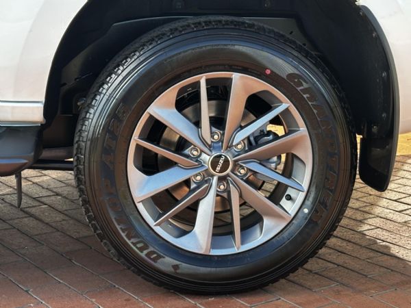 2026-Isuzu-Mu-x-19D-LS-Auto image:5