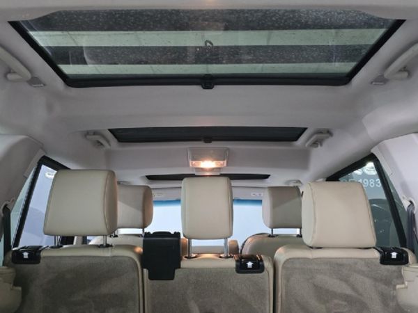 2015-Land-Rover-Discovery-4-30-TD-SD-V6-SE image:11