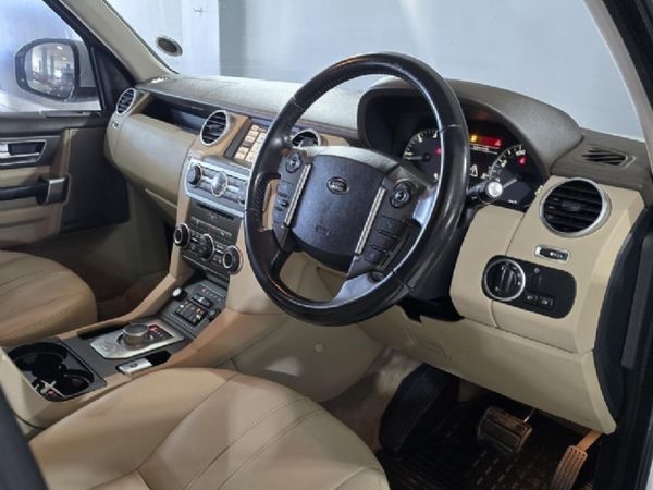 2015-Land-Rover-Discovery-4-30-TD-SD-V6-SE image:4