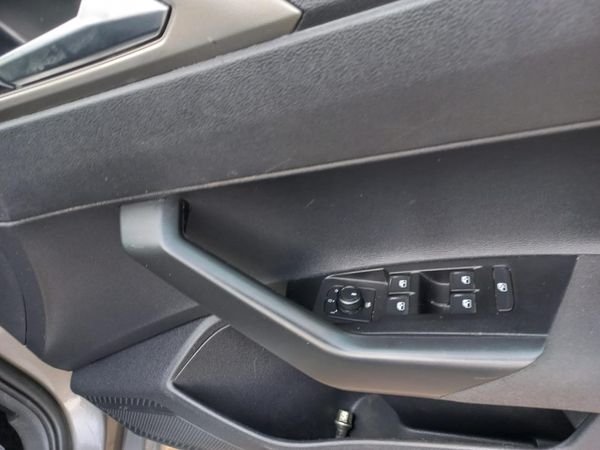 2020-Volkswagen-Polo-10-TSI-Comfortline-Auto image:11