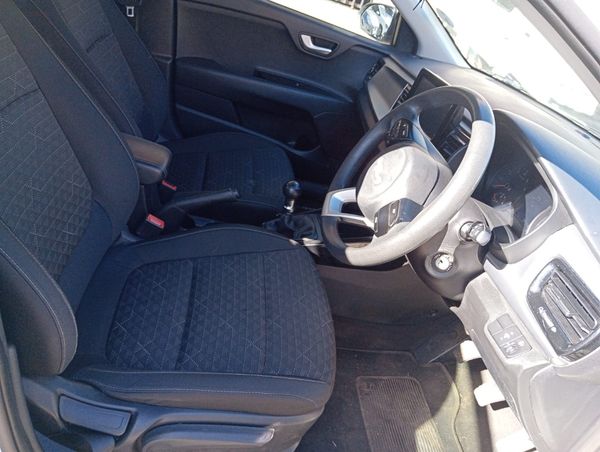 2021-Kia-Rio-12-5-dr image:9