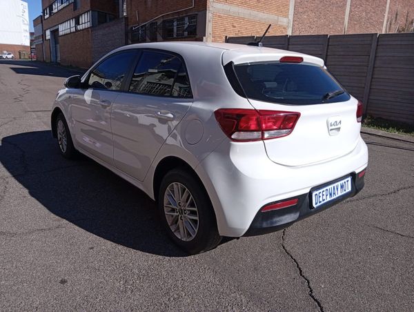 2021-Kia-Rio-12-5-dr image:5
