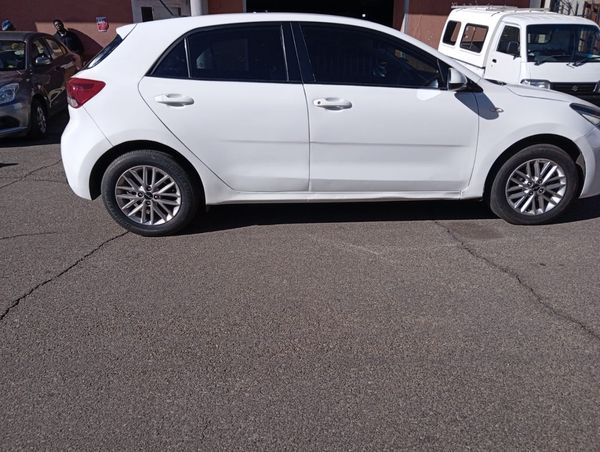 2021-Kia-Rio-12-5-dr image:6