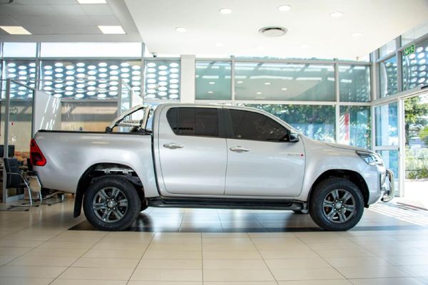 2022-Toyota-Hilux-28-GD-6-Raider-4x4-Auto-Double-Cab image:3