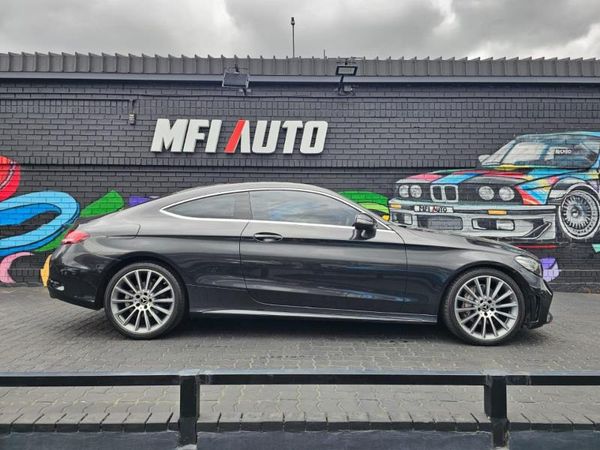 2019-Mercedes-Benz-C-Class-AMG-Package image:5
