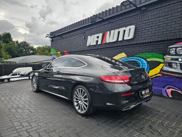 2019-Mercedes-Benz-C-Class-AMG-Package image:8
