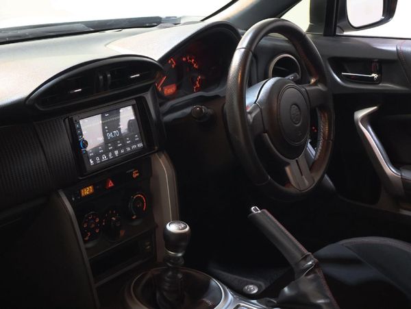 2015-Toyota-86-20 image:16