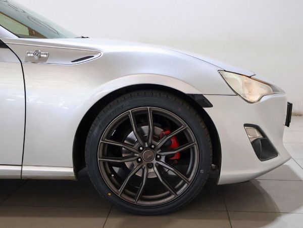 2015-Toyota-86-20 image:5