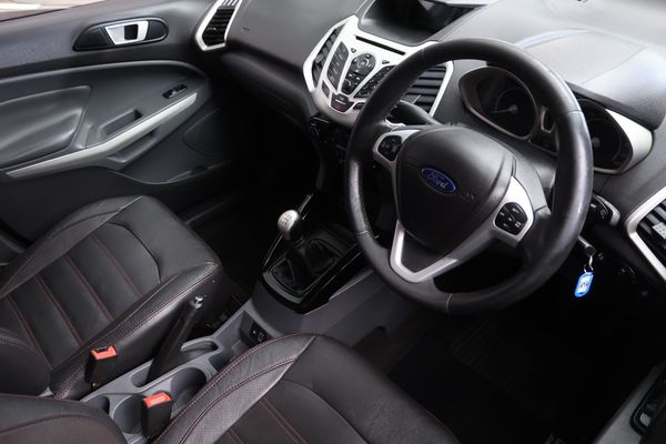 2015-Ford-EcoSport-15-TDCi-Titanium image:4