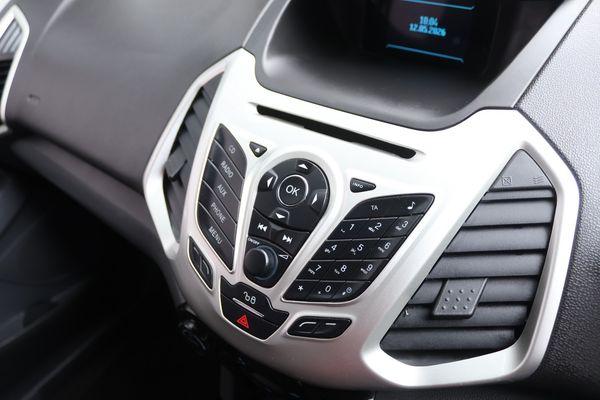 2015-Ford-EcoSport-15-TDCi-Titanium image:7