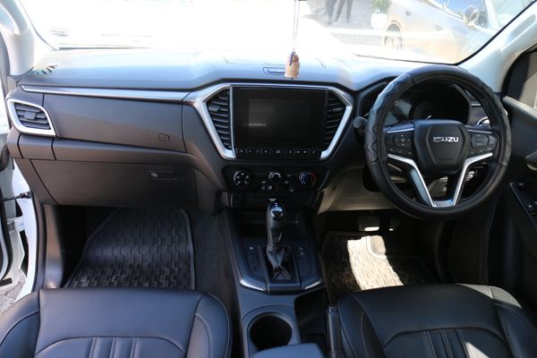 2024-Isuzu-D-Max-19-DDI-HR-LS-Auto-Extended-Cab image:11