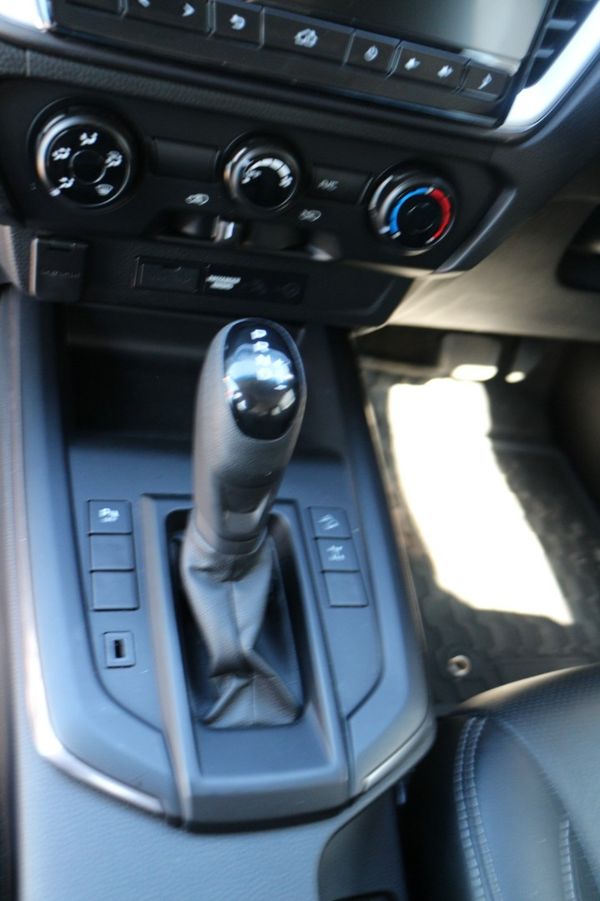 2024-Isuzu-D-Max-19-DDI-HR-LS-Auto-Extended-Cab image:12