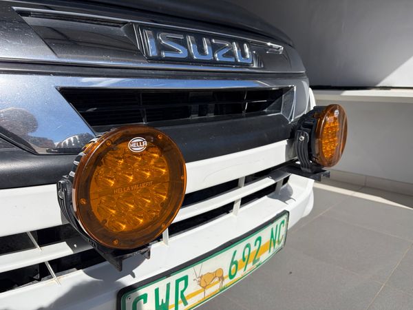 2020-Isuzu-D-Max-300-LX-4x4-Extended-Cab image:7