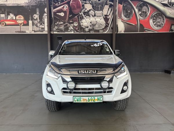 2020-Isuzu-D-Max-300-LX-4x4-Extended-Cab image:3