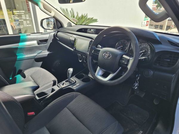 2022-Toyota-Hilux-24-GD-6-Raider-4x4-Auto-Double-Cab image:10