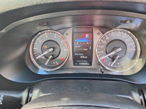 2022-Toyota-Hilux-24-GD-6-Raider-4x4-Auto-Double-Cab image:8