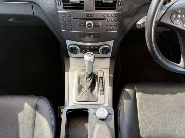 2011-Mercedes-Benz-C-Class-C-180-CGI-BE-Avantgarde-Auto image:17