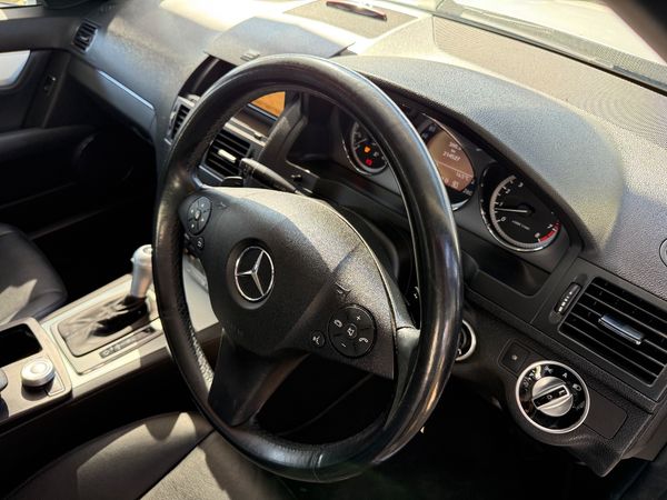 2011-Mercedes-Benz-C-Class-C-180-CGI-BE-Avantgarde-Auto image:18