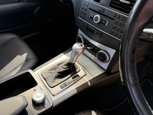 2011-Mercedes-Benz-C-Class-C-180-CGI-BE-Avantgarde-Auto image:21