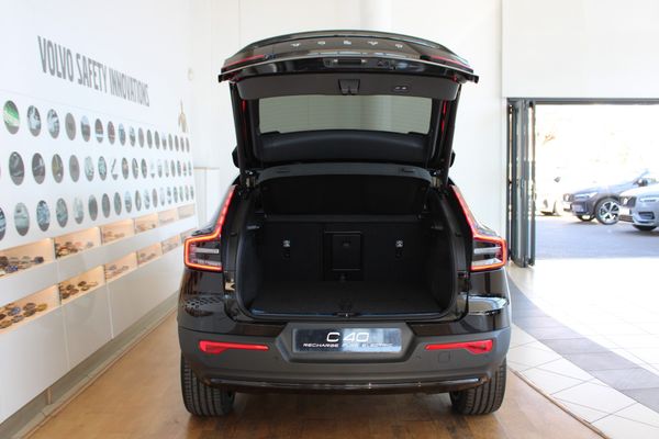 2026-Volvo-C40-Recharge-Twin-Pure-Electric image:9