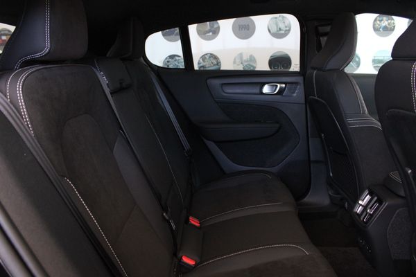 2026-Volvo-C40-Recharge-Twin-Pure-Electric image:11