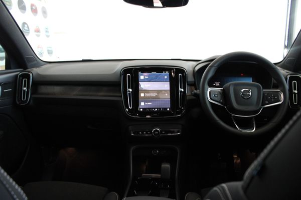 2026-Volvo-C40-Recharge-Twin-Pure-Electric image:2