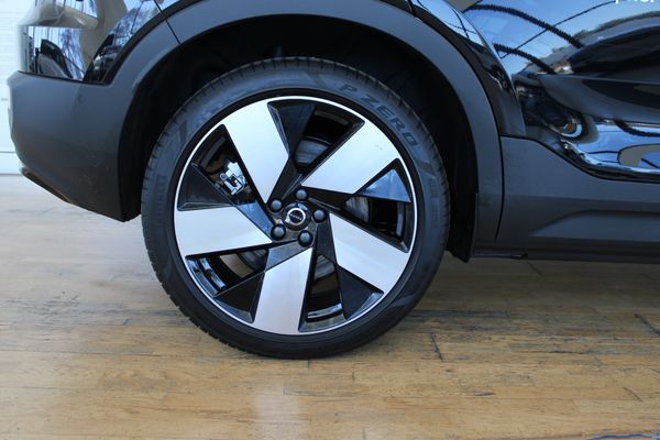2026-Volvo-C40-Recharge-Twin-Pure-Electric image:4