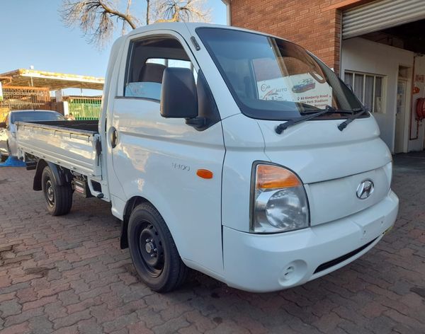 2009-Hyundai-H100-Bakkie-26i-D image:1