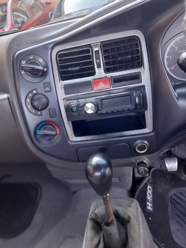 2009-Hyundai-H100-Bakkie-26i-D image:5