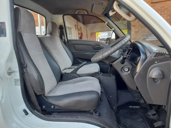 2009-Hyundai-H100-Bakkie-26i-D image:6