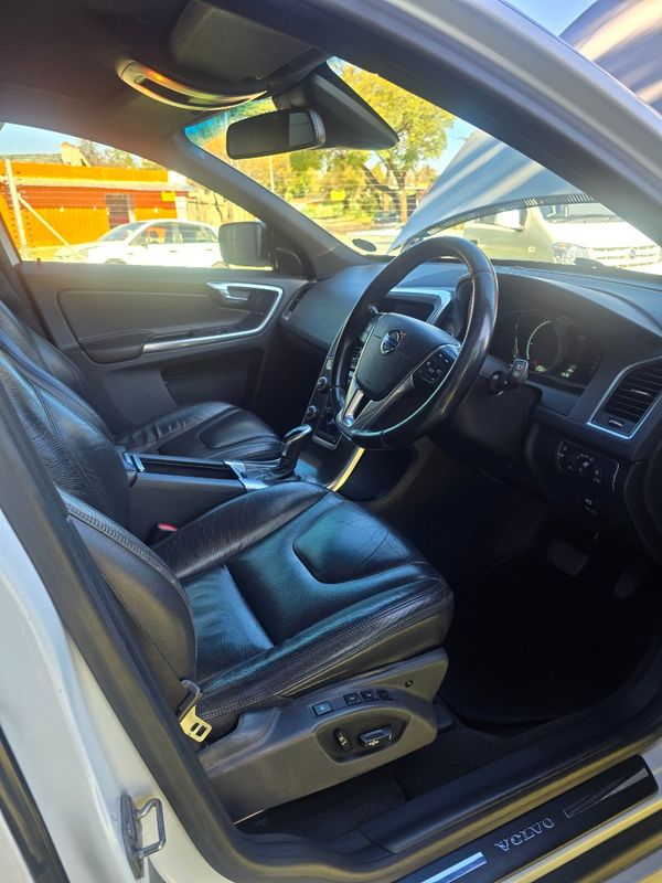 2014-Volvo-XC60-D4-Excel-Drive-E image:12