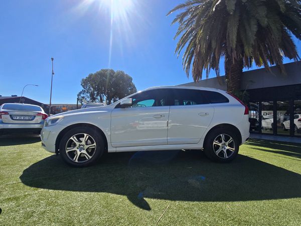 2014-Volvo-XC60-D4-Excel-Drive-E image:5