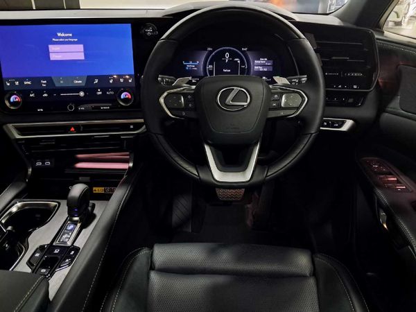 2025-Lexus-RX-350h image:11