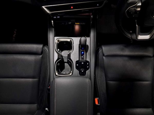 2025-Lexus-RX-350h image:14