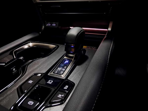 2025-Lexus-RX-350h image:15