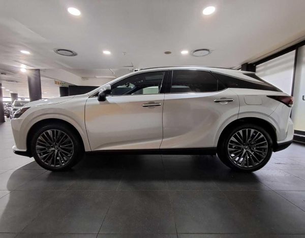 2025-Lexus-RX-350h image:18