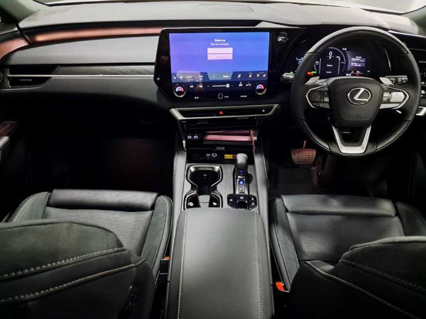 2025-Lexus-RX-350h image:5