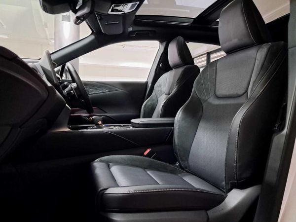 2025-Lexus-RX-350h image:6