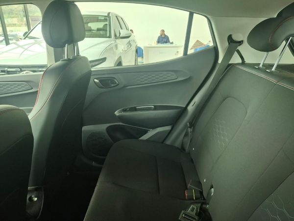 2026-Hyundai-Grand-i10-12-Motion-Auto image:9