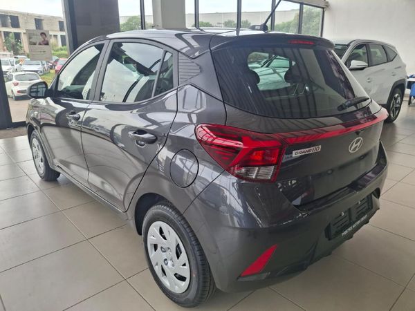 2026-Hyundai-Grand-i10-12-Motion-Auto image:3