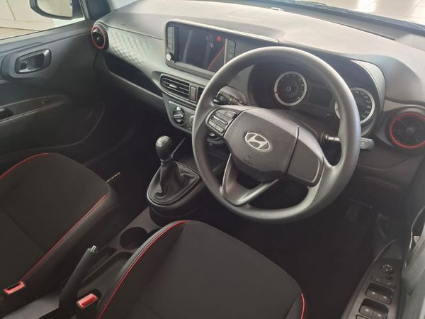 2026-Hyundai-Grand-i10-12-Motion-Auto image:7