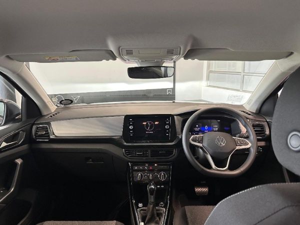 2026-Volkswagen-T-Cross-10-TSI-Life-Auto image:4