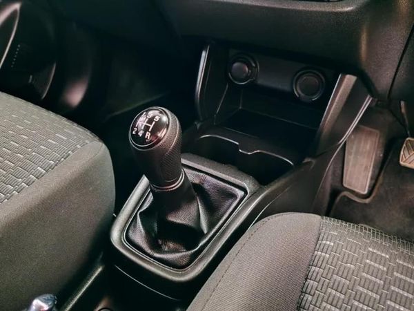 2025-Suzuki-Swift-12-GL image:17