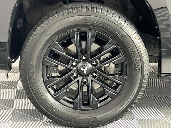 2022-Mitsubishi-Pajero-Sport-24D-4x4-Auto image:4
