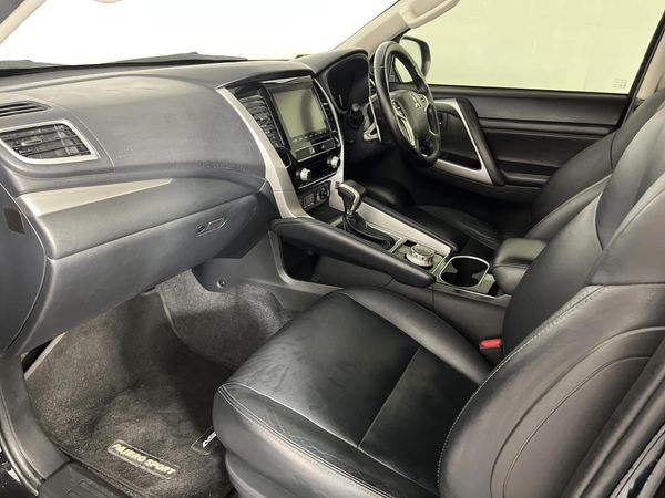 2022-Mitsubishi-Pajero-Sport-24D-4x4-Auto image:8